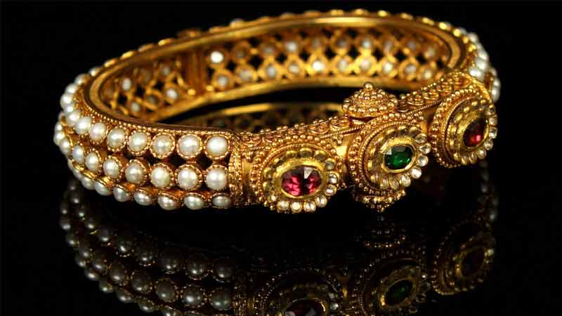 Gold-bengal-with-precious-stones